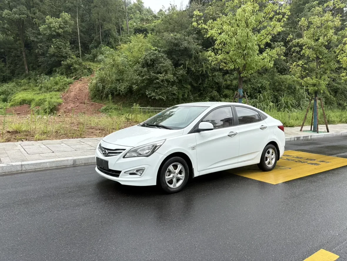 Hyundai Verna (Rena)