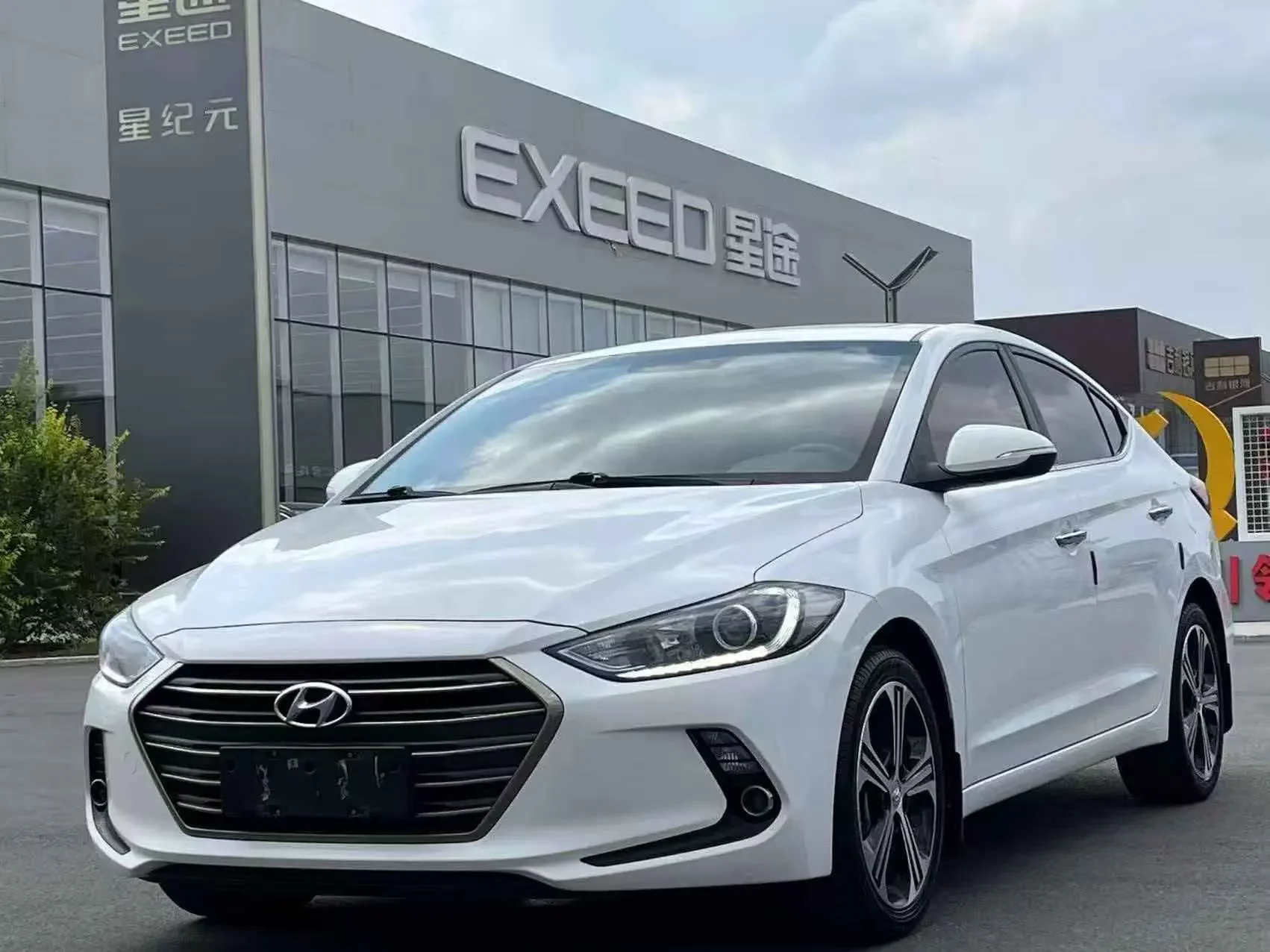 Hyundai lead