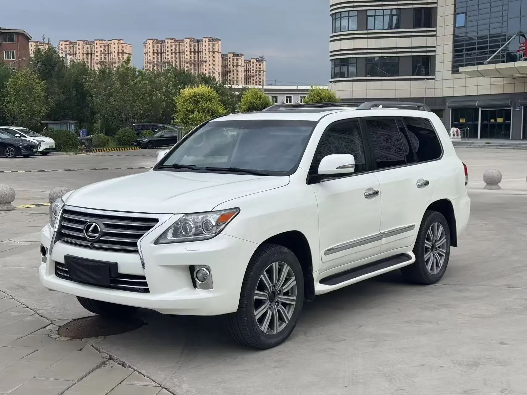 Lexus LX