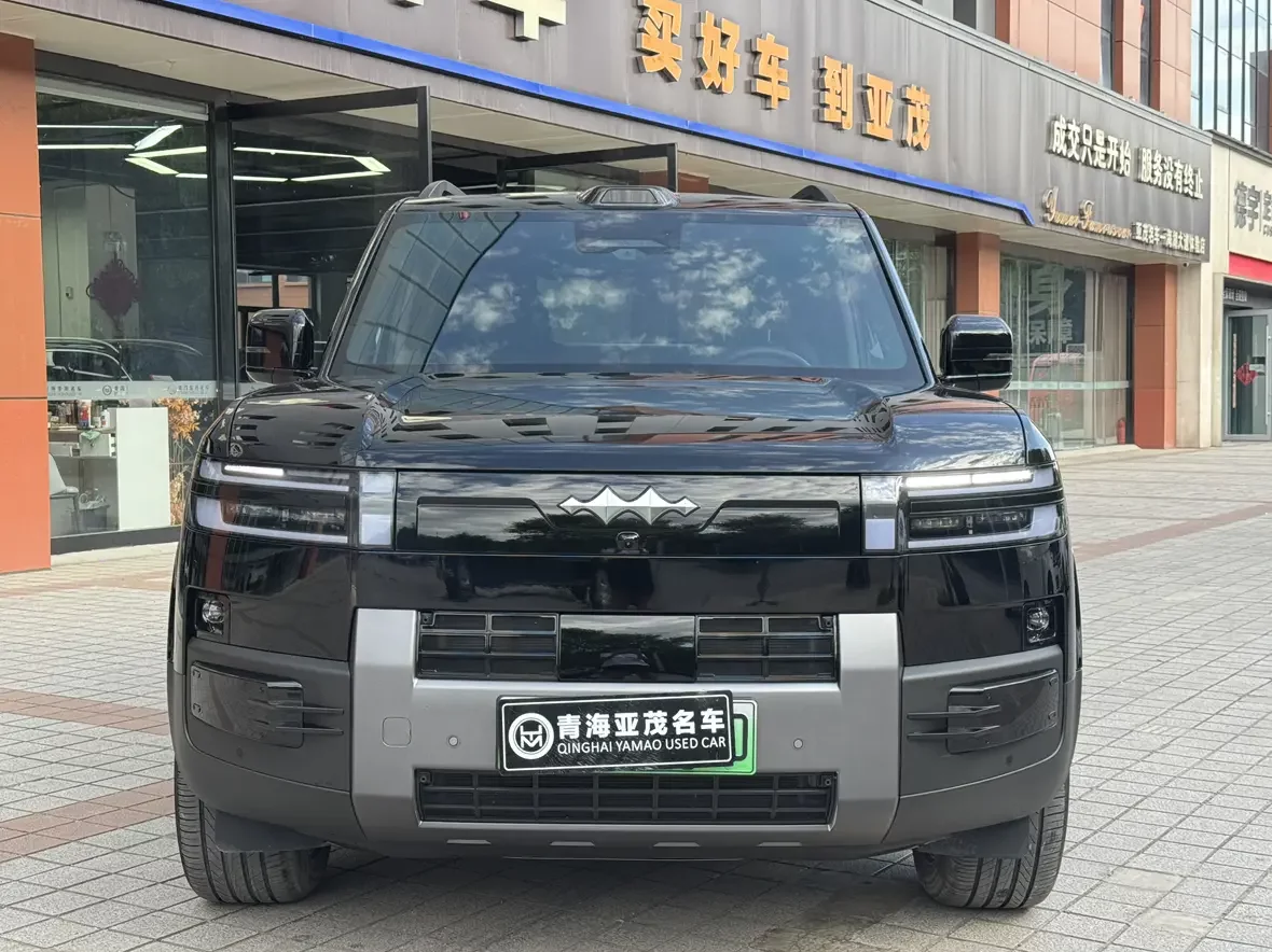 BYD Leopard Titanium 7 PHEV
