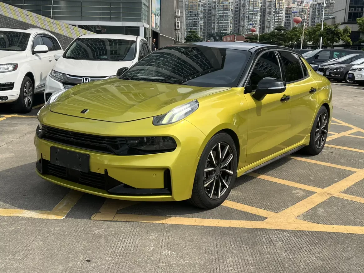 Lynk & Co 03
