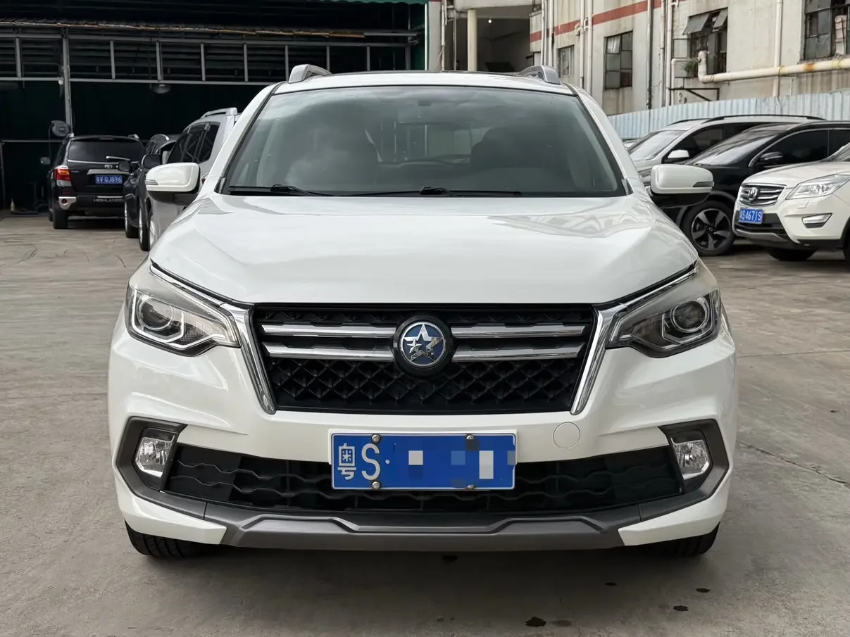 Kai Chen Venucia T70