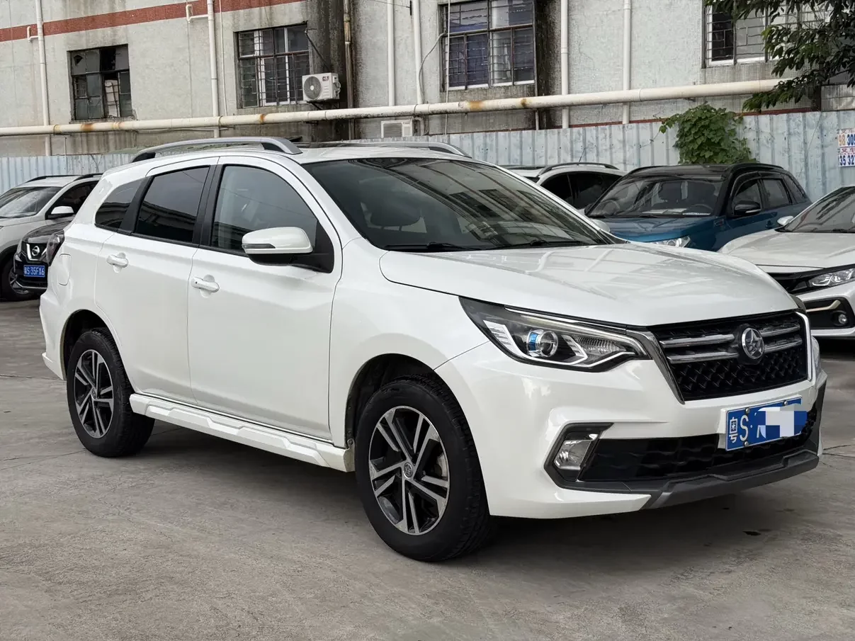 Kai Chen Venucia T70
