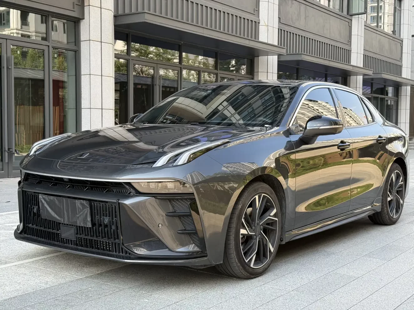 Lynk & Co 03
