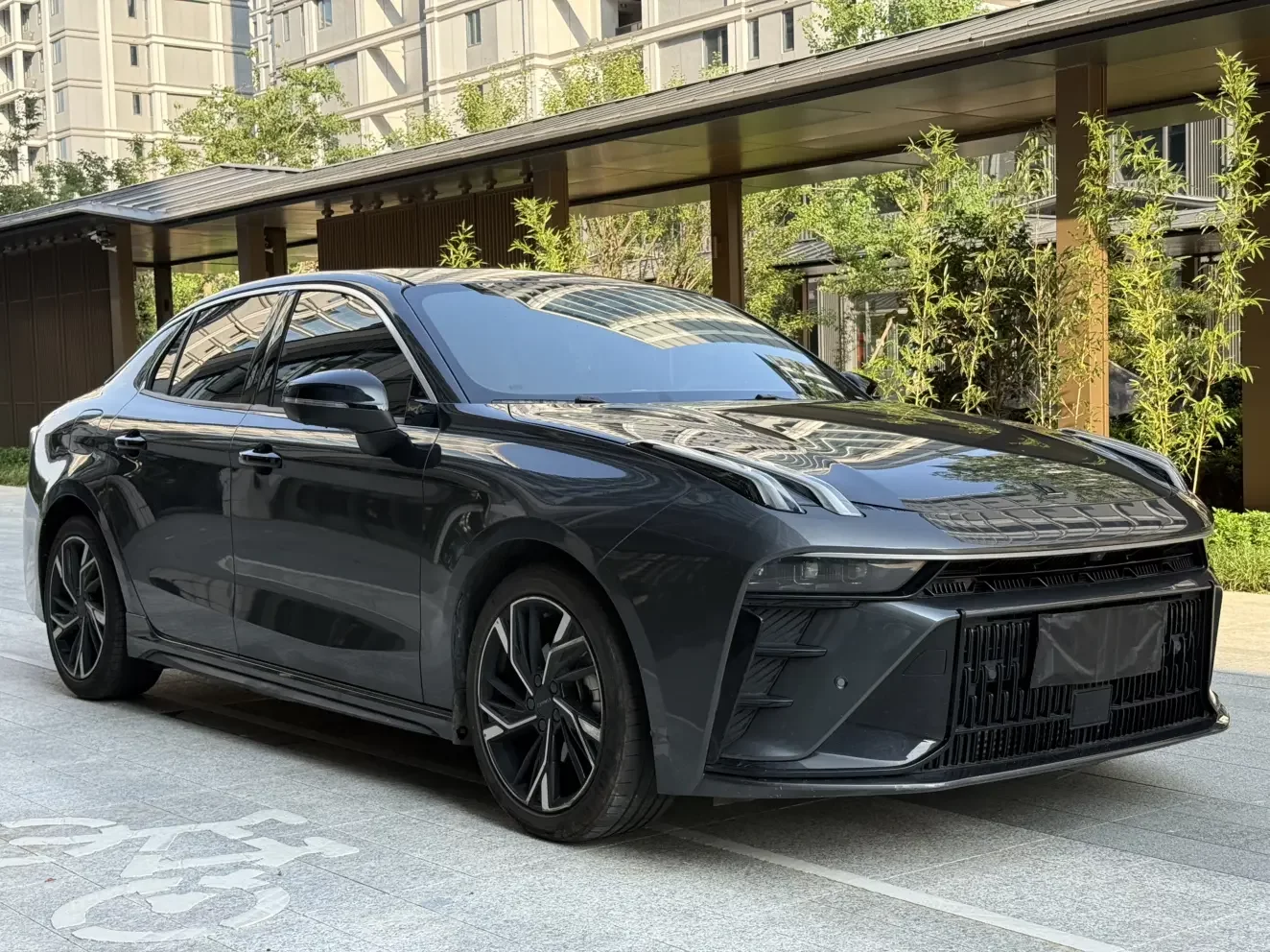 Lynk & Co 03