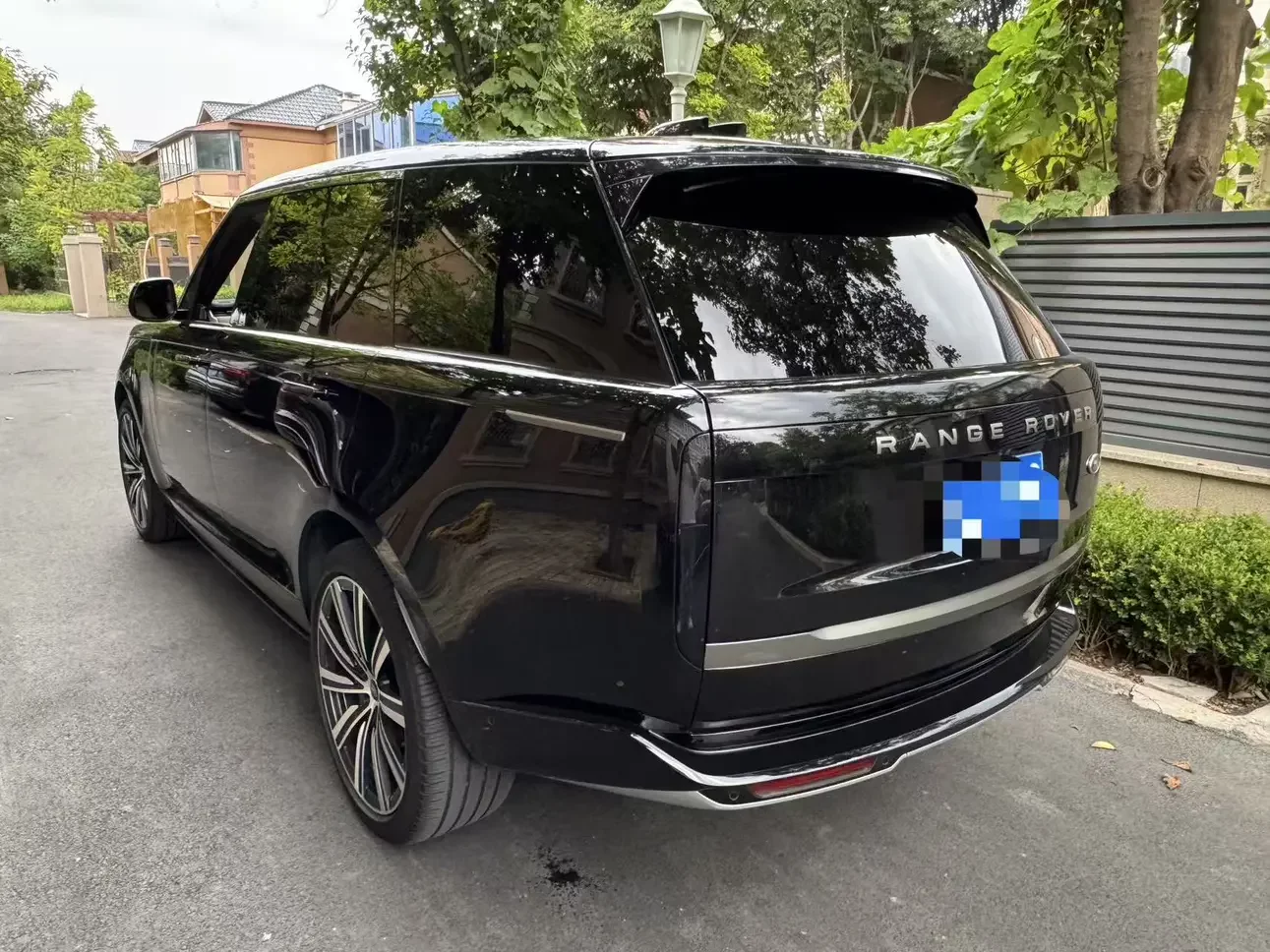 Land Rover range rover