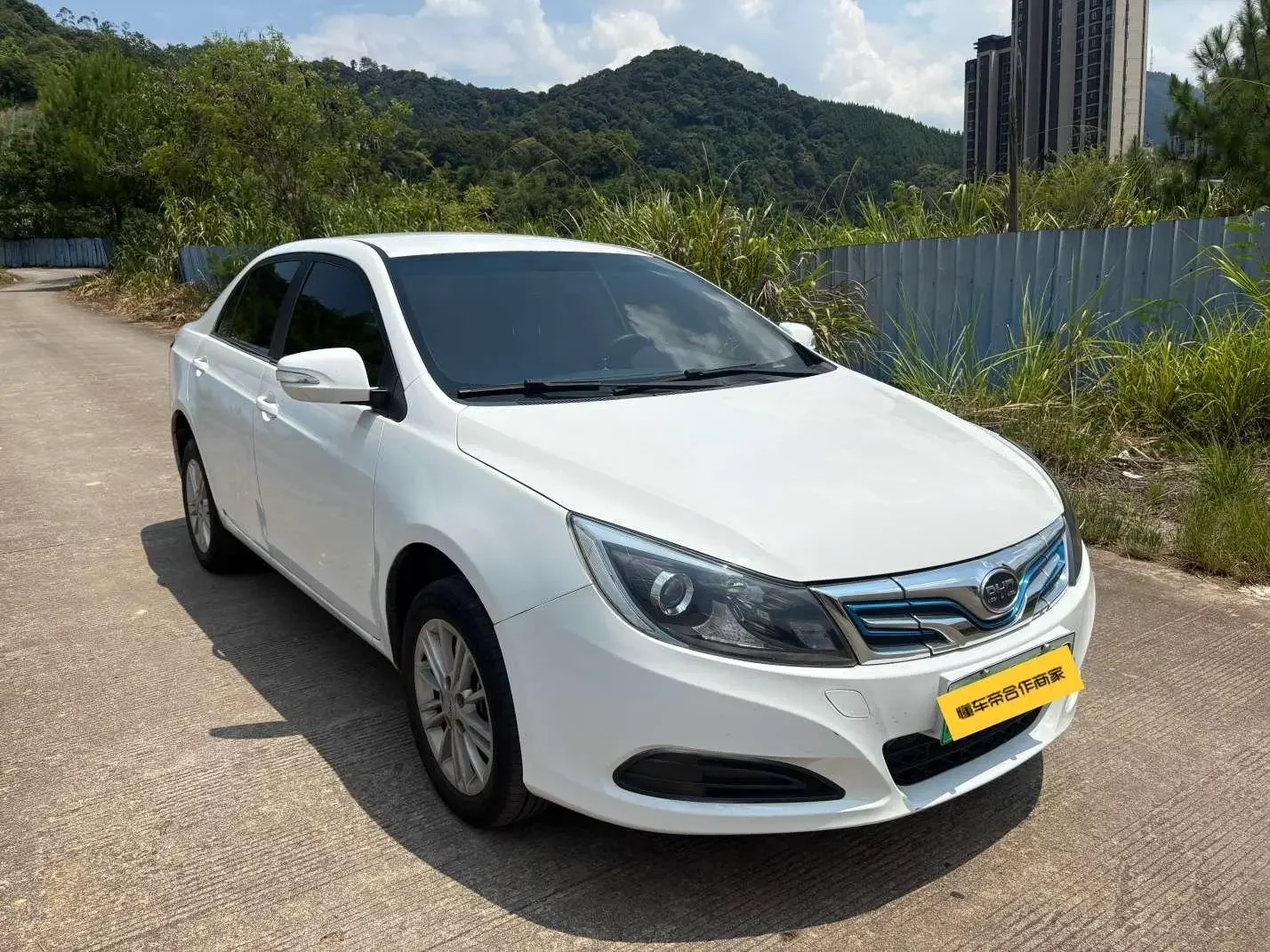 BYD e5