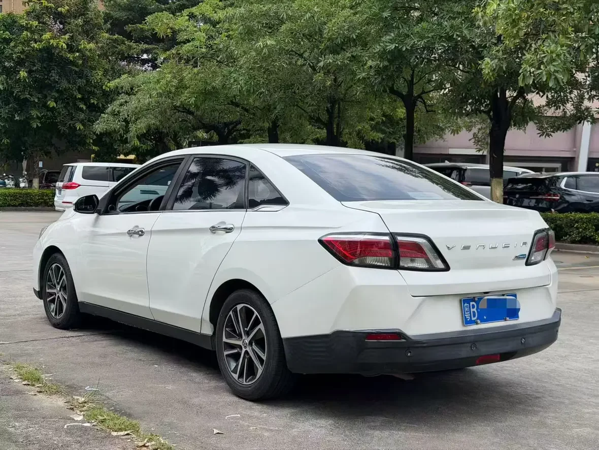 Kai Chen Venucia D60