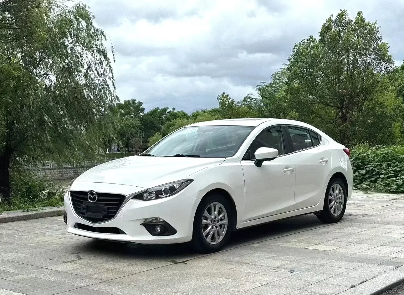 Mazda Axela (3)