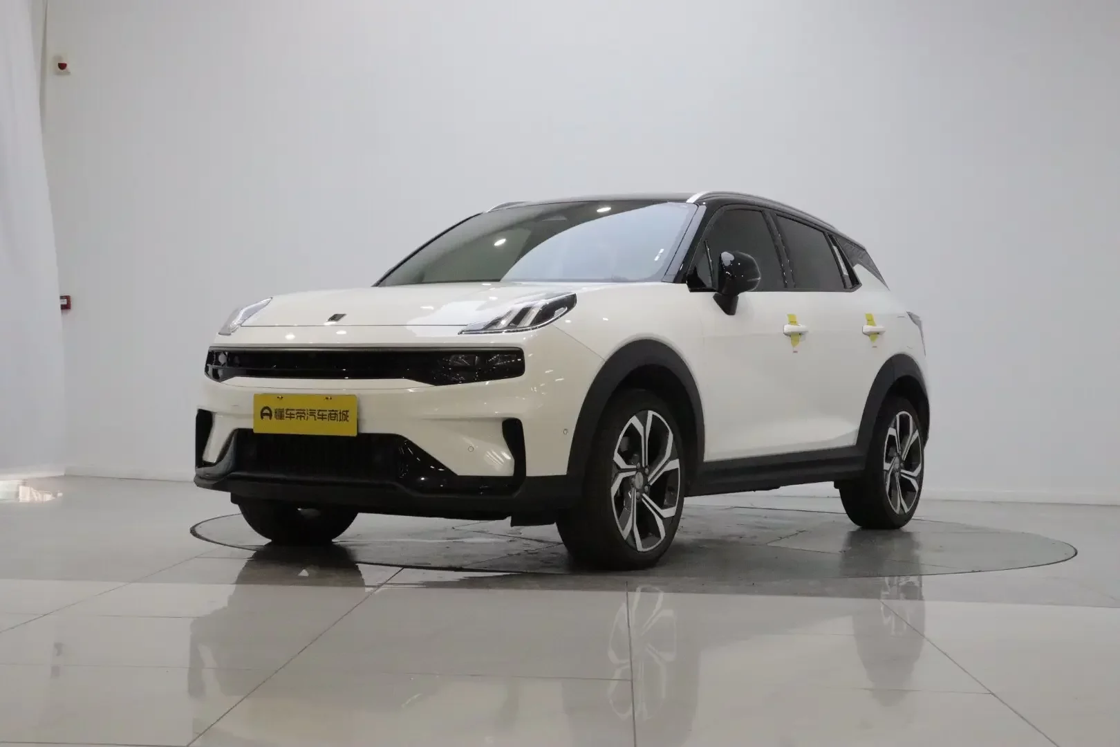 Lynk & Co 06