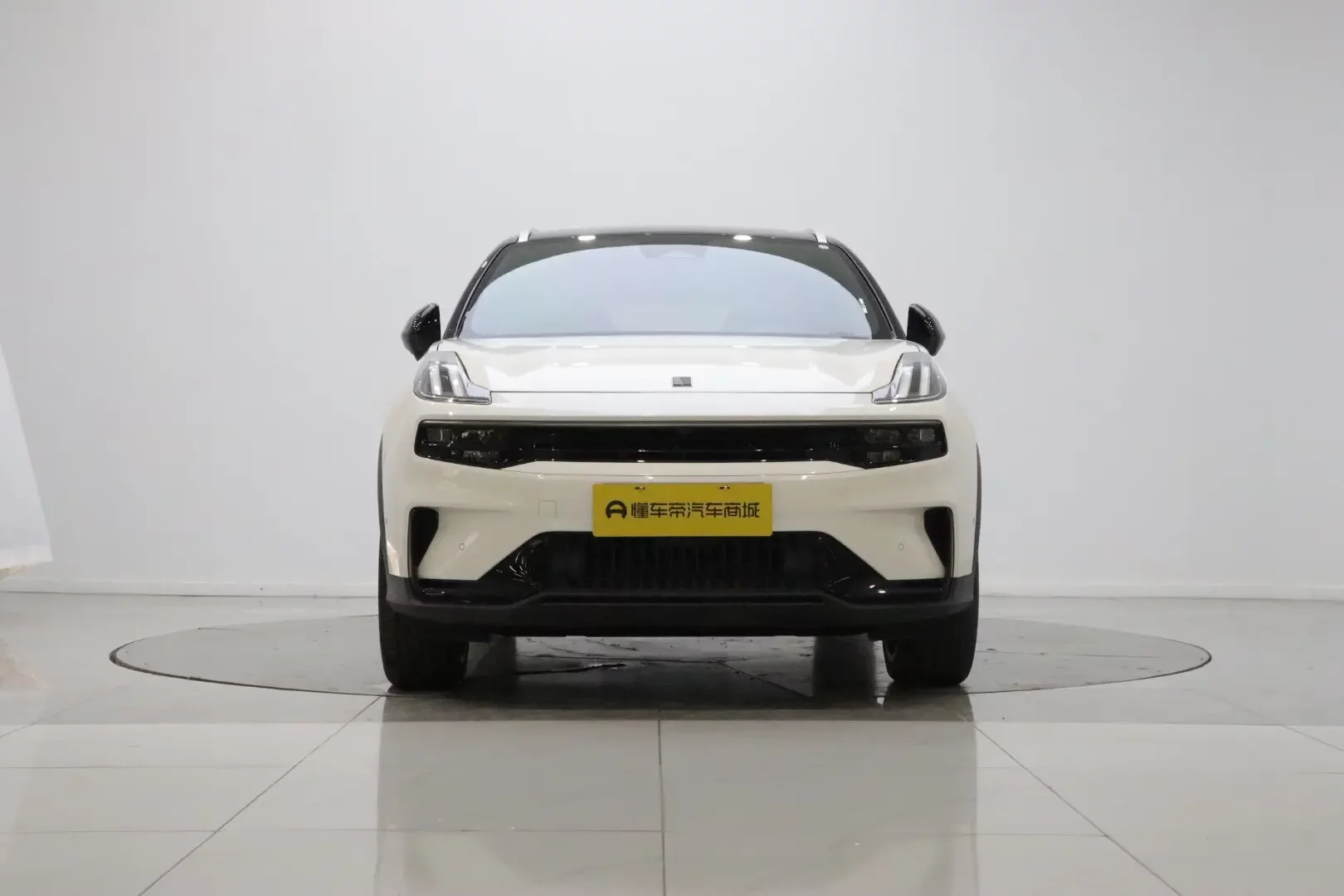 Lynk & Co 06