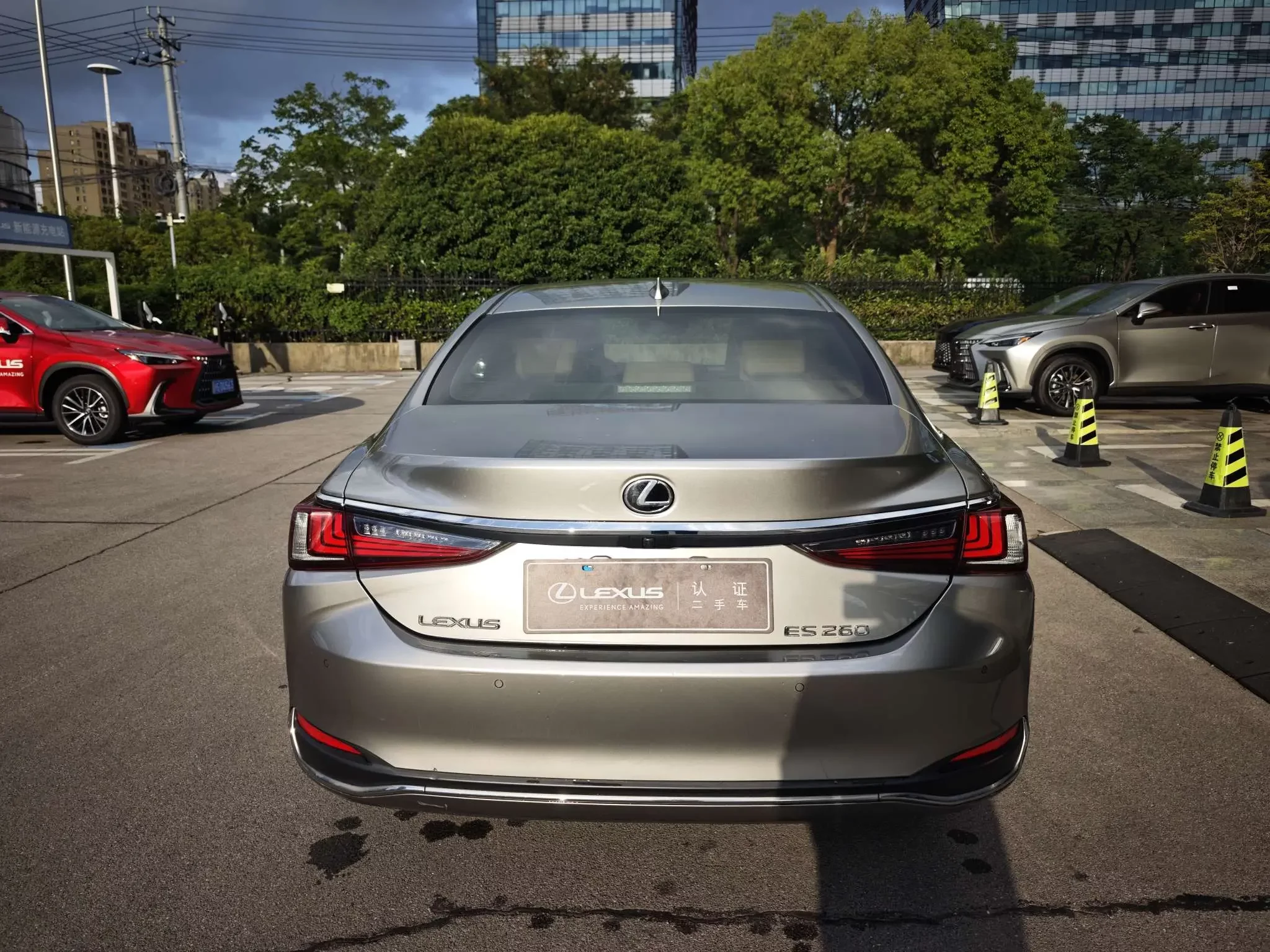 Lexus ES