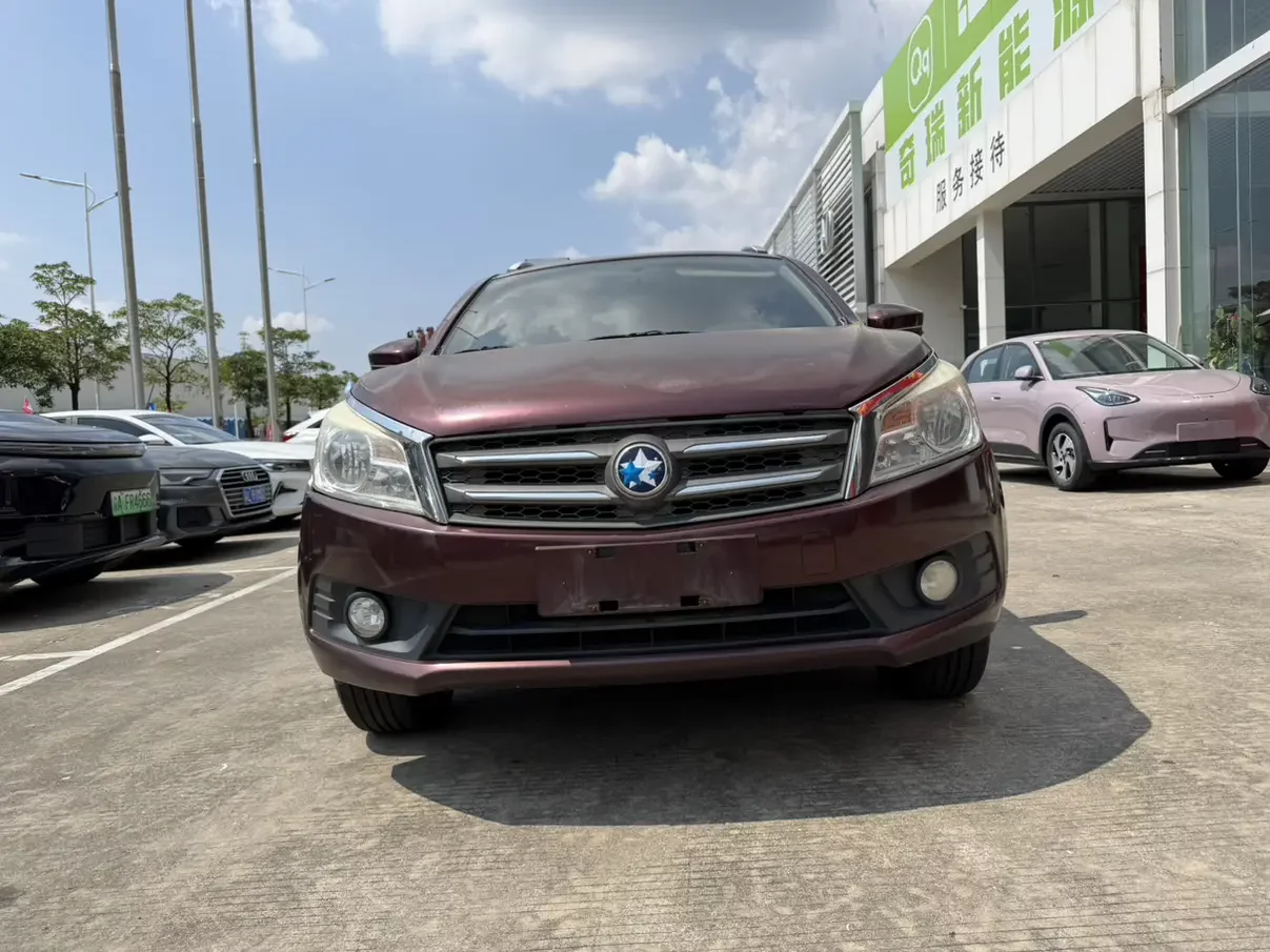 Kai Chen Venucia T70