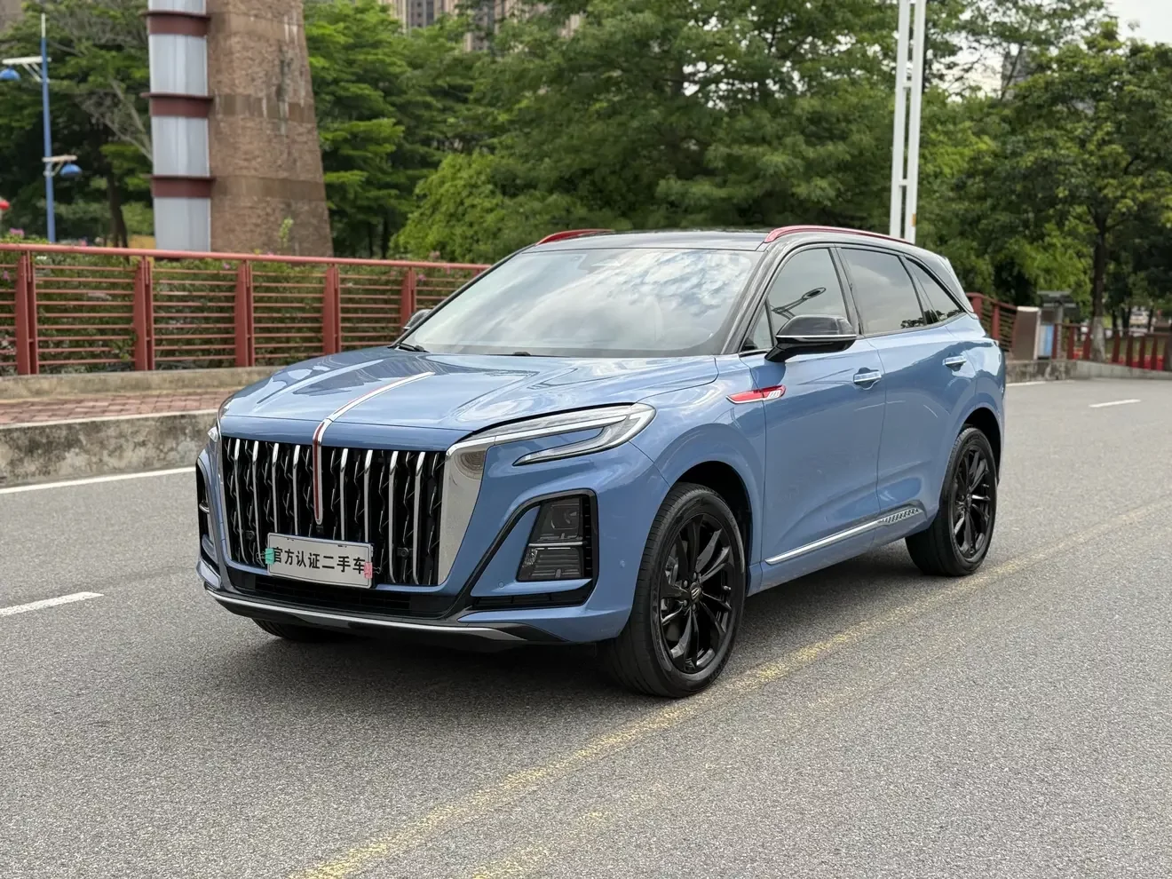Hongqi HS3