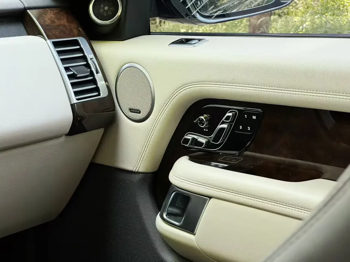 Land Rover range rover