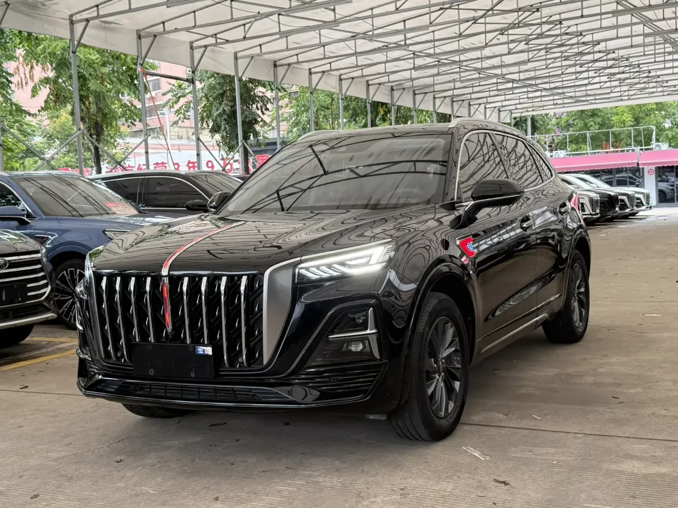 Hongqi HS5