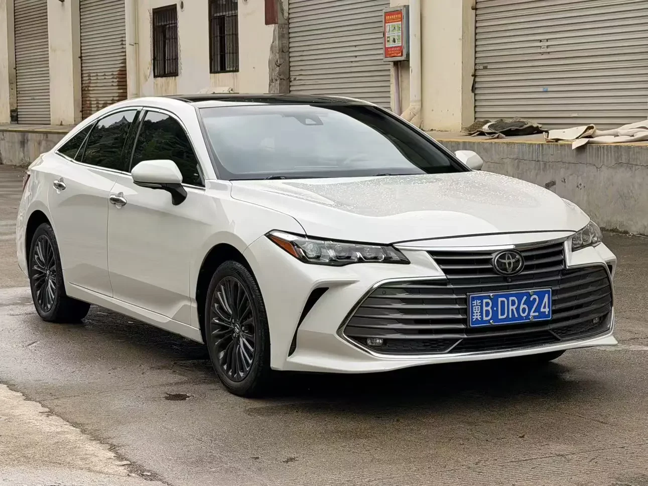 Toyota Avalon (asian dragon)
