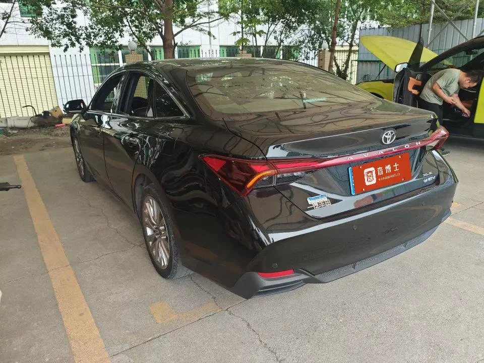 Toyota Avalon (asian dragon)
