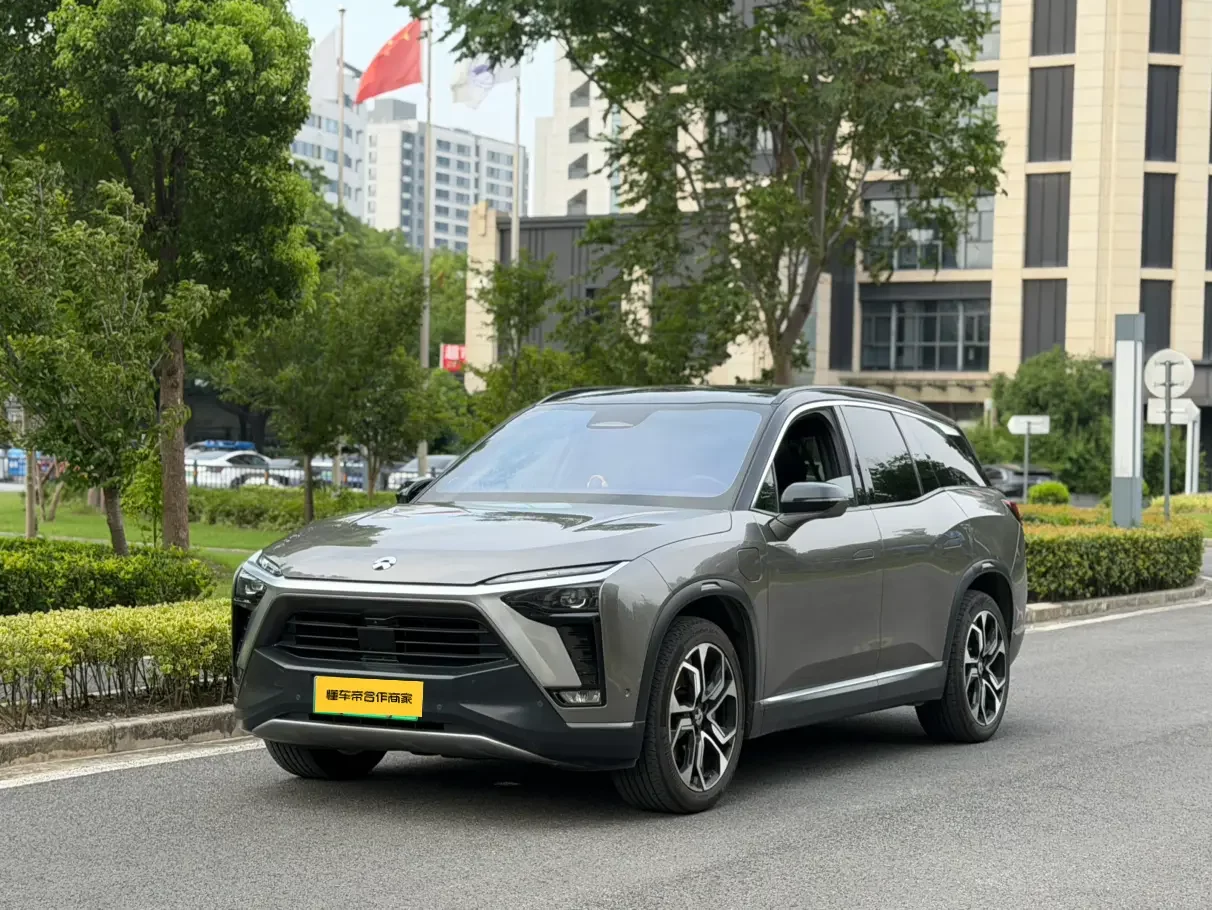 NIO ES8