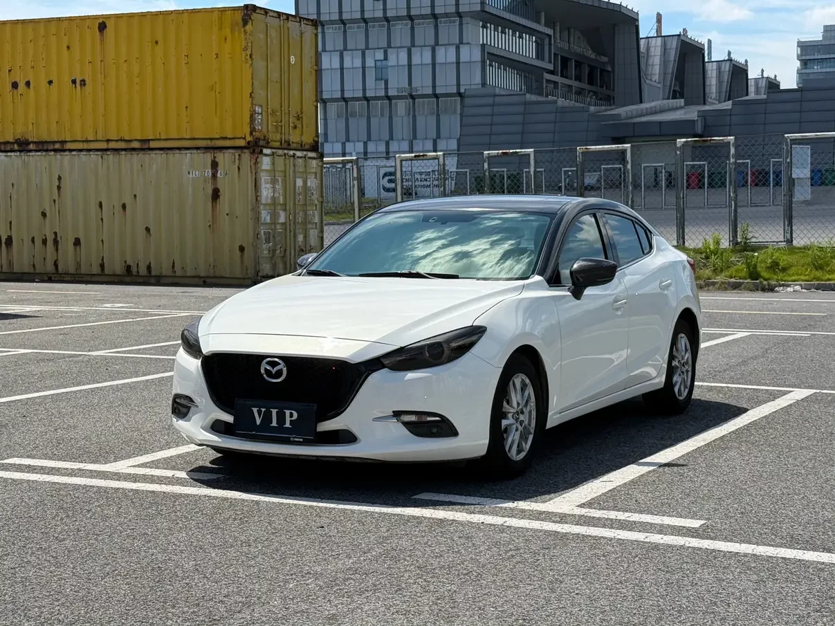 Mazda Axela (3)