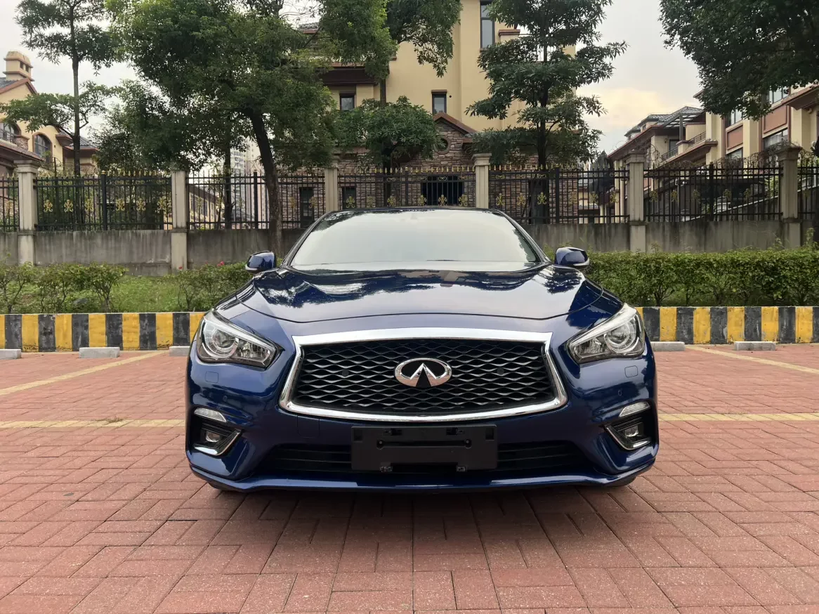 Infiniti Q50L