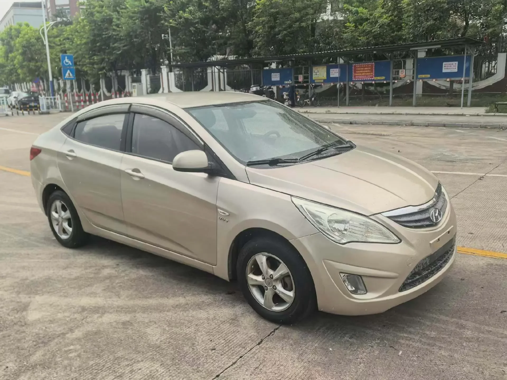 Hyundai Verna (Rena)