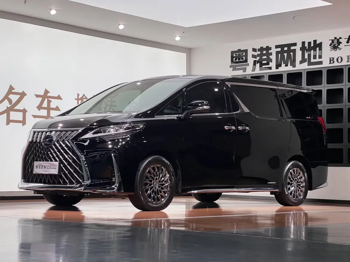 Lexus LM