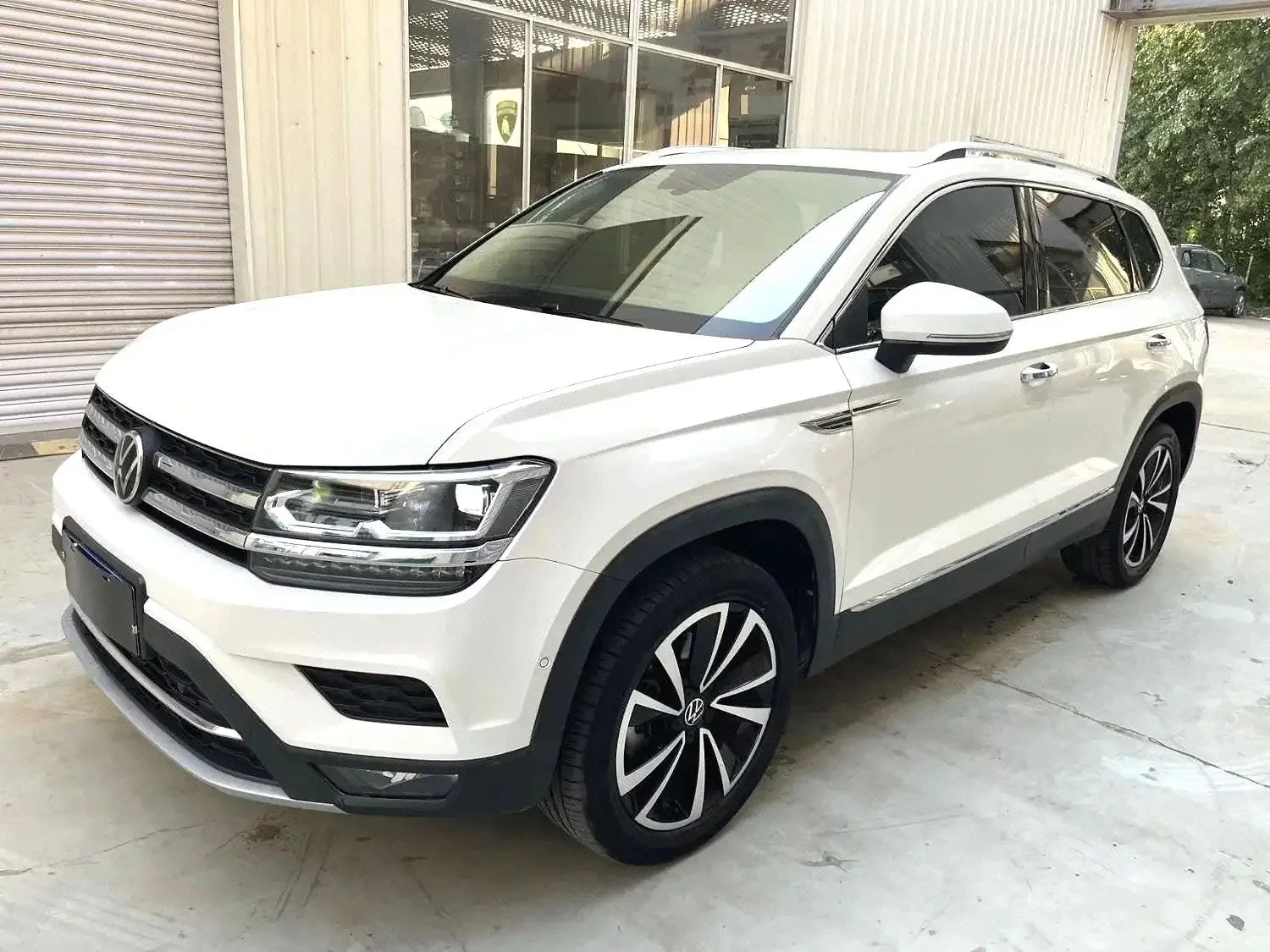 Volkswagen Tharu