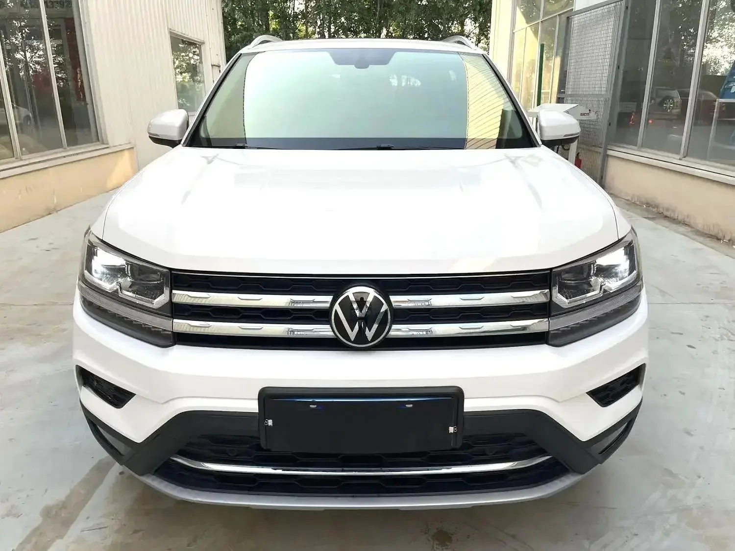 Volkswagen Tharu
