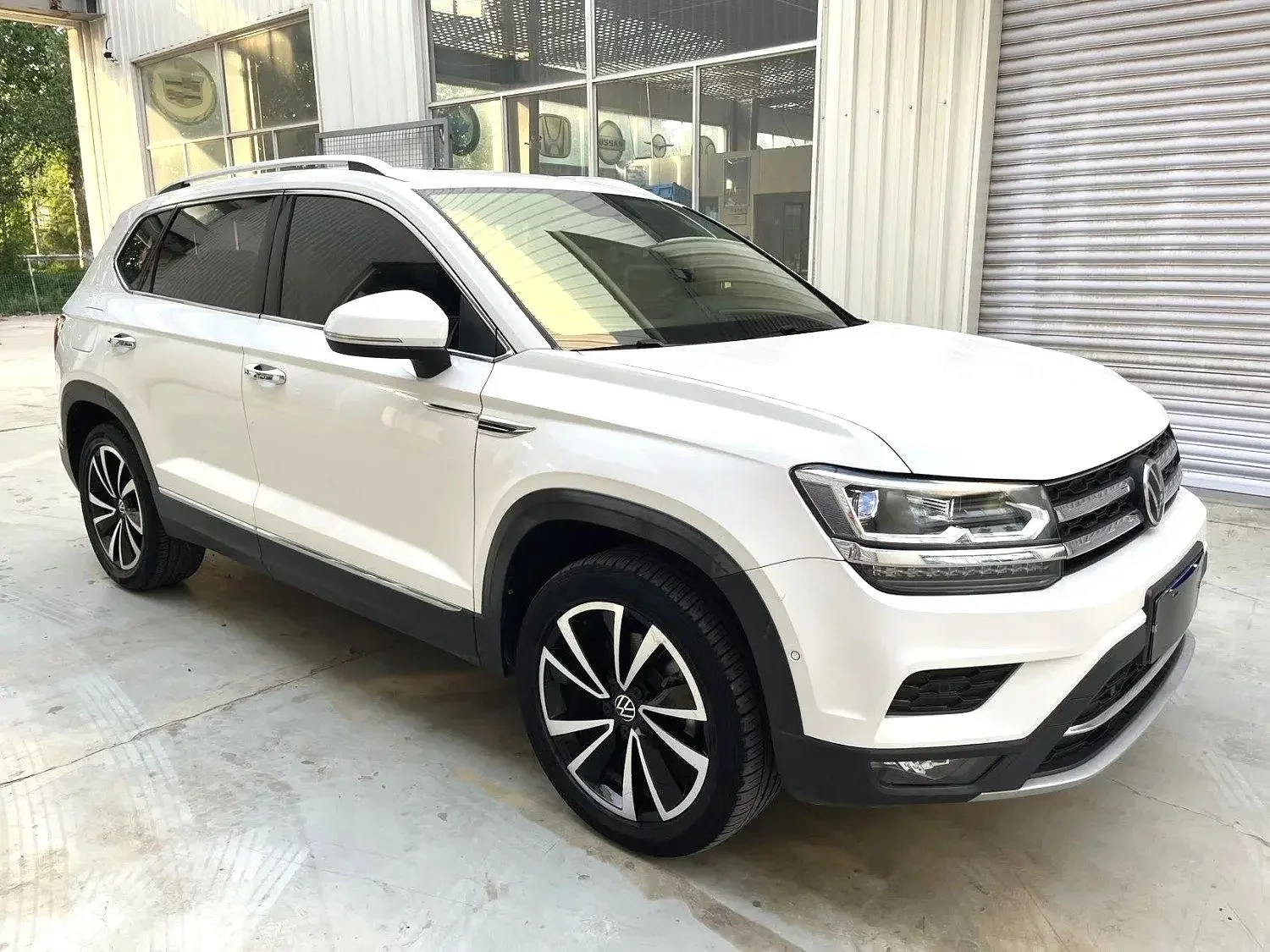 Volkswagen Tharu
