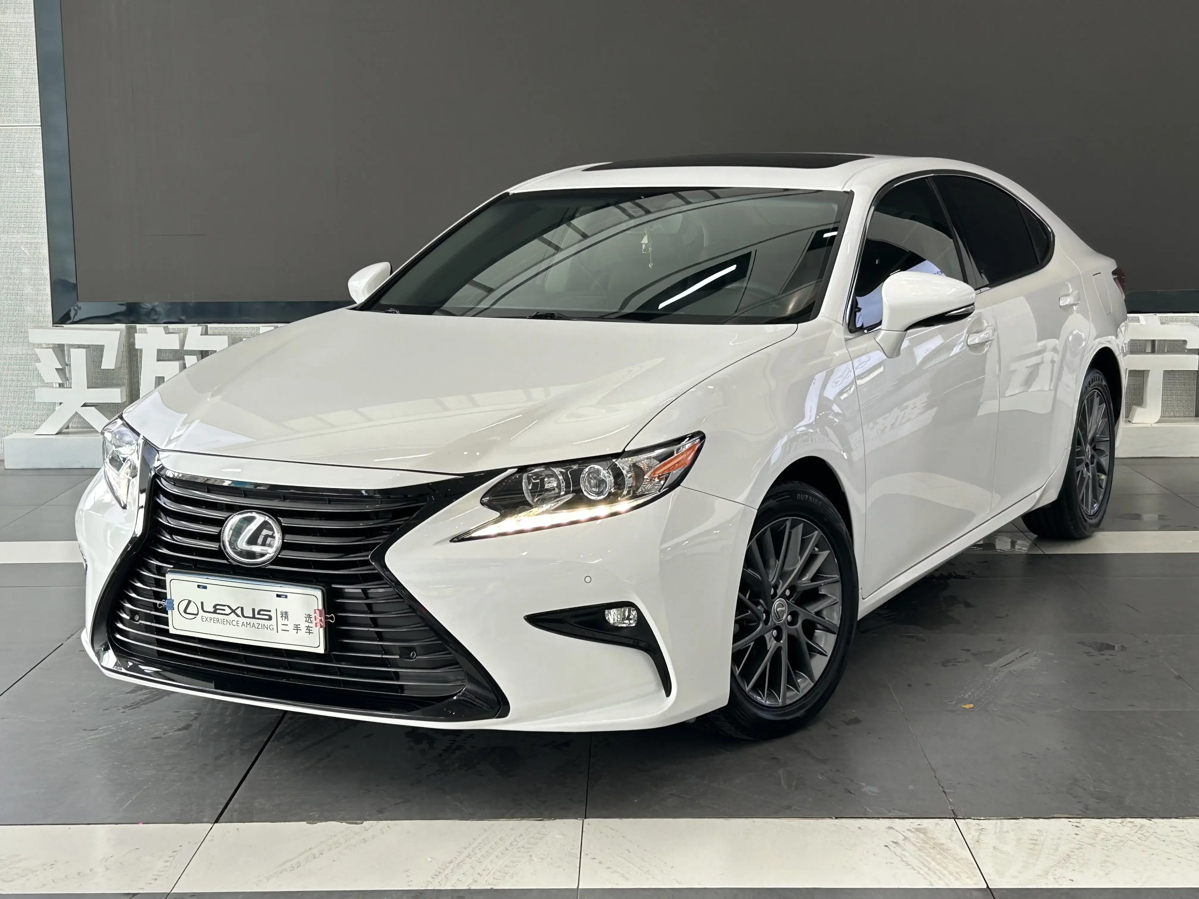 Lexus ES