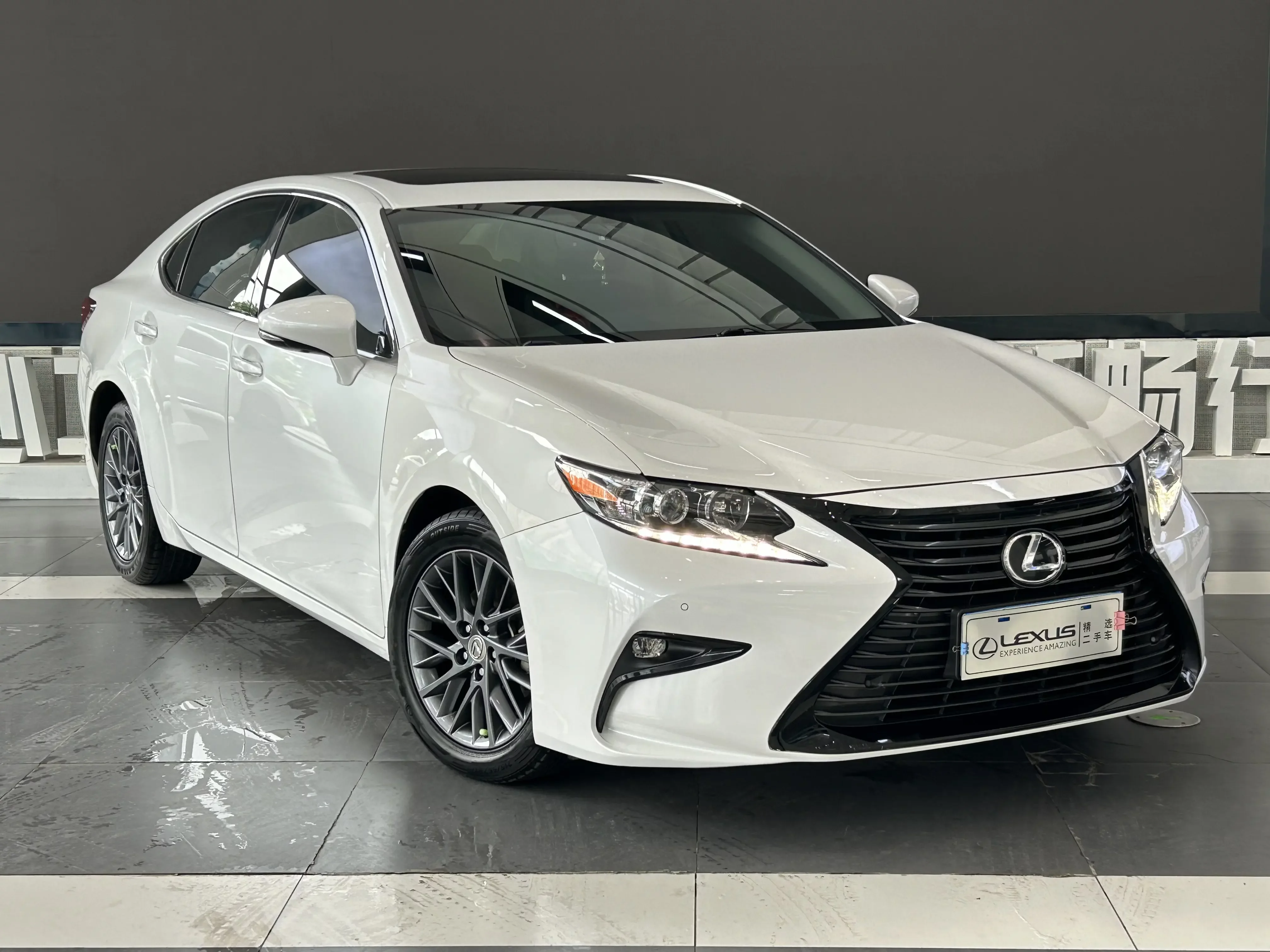 Lexus ES