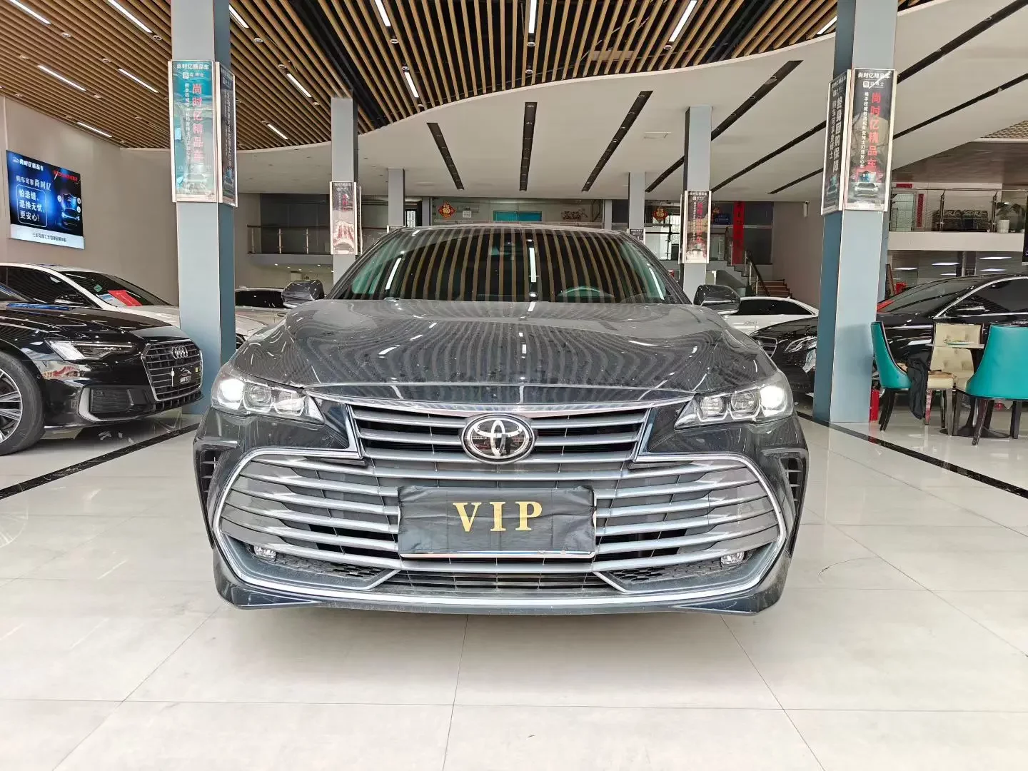 Toyota Avalon (asian dragon)