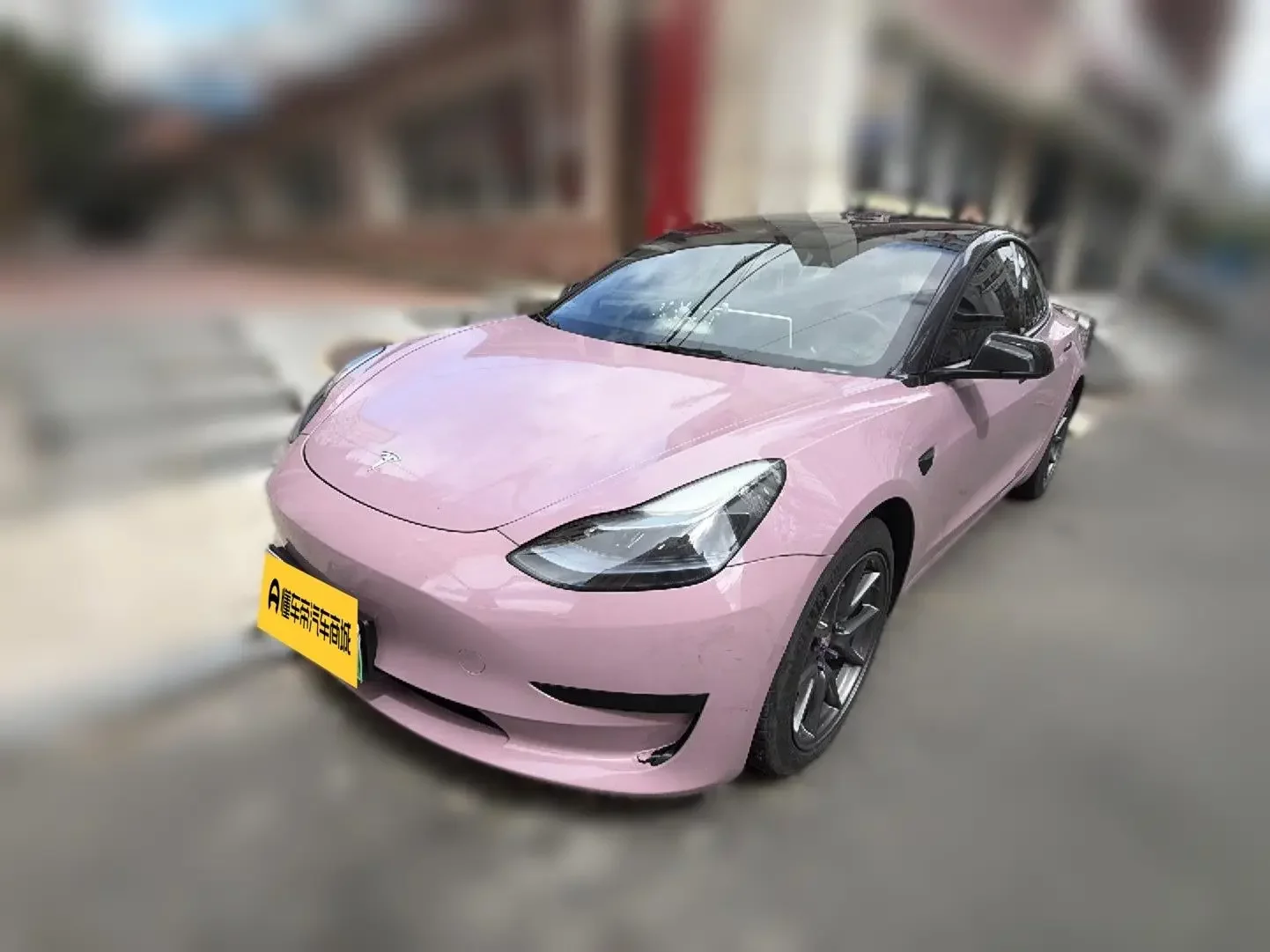 TESLA MODEL 3
