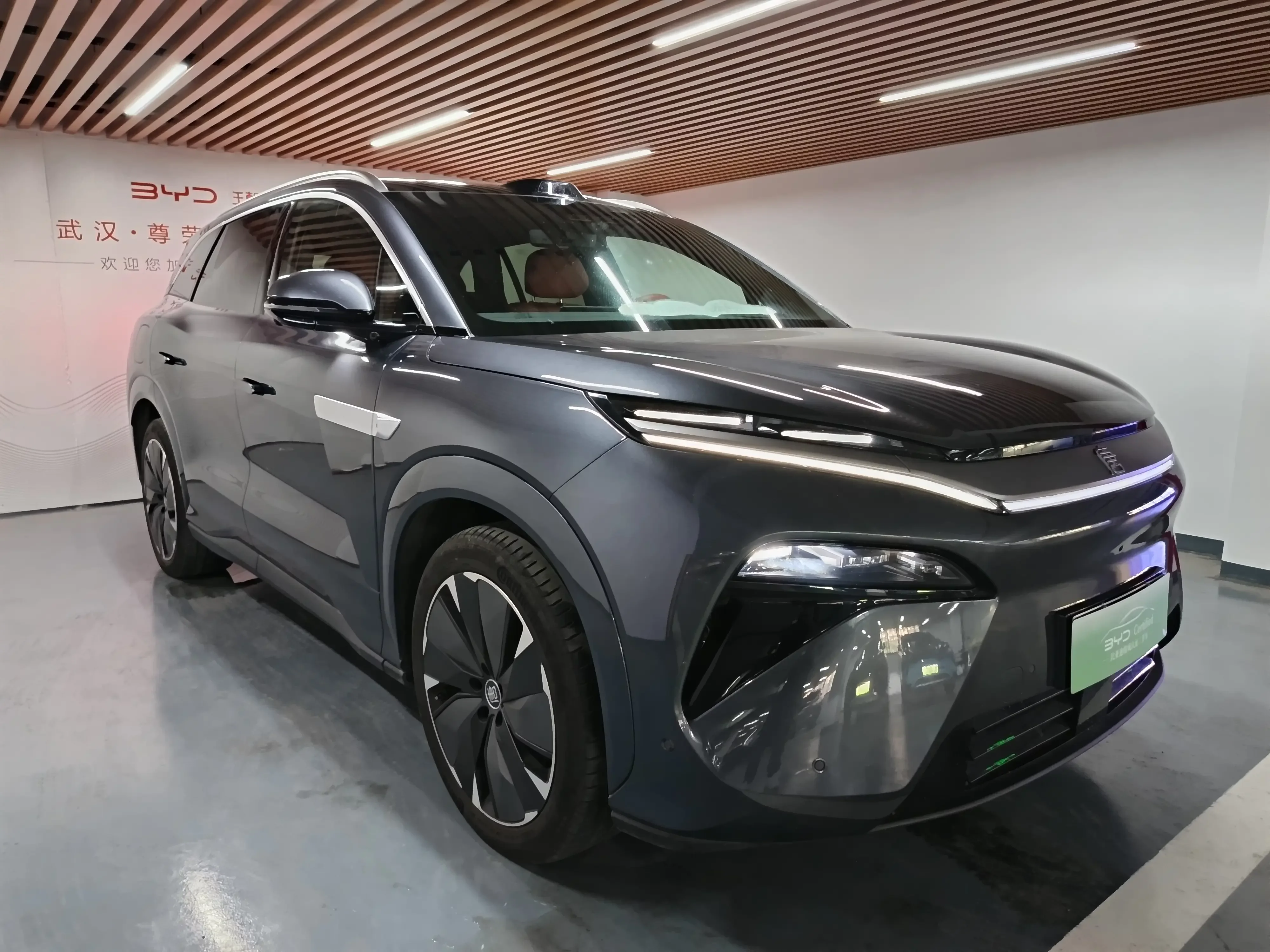 BYD Tang L EV
