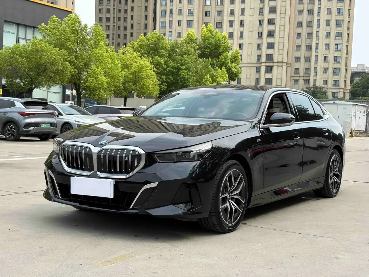 BMW i5
