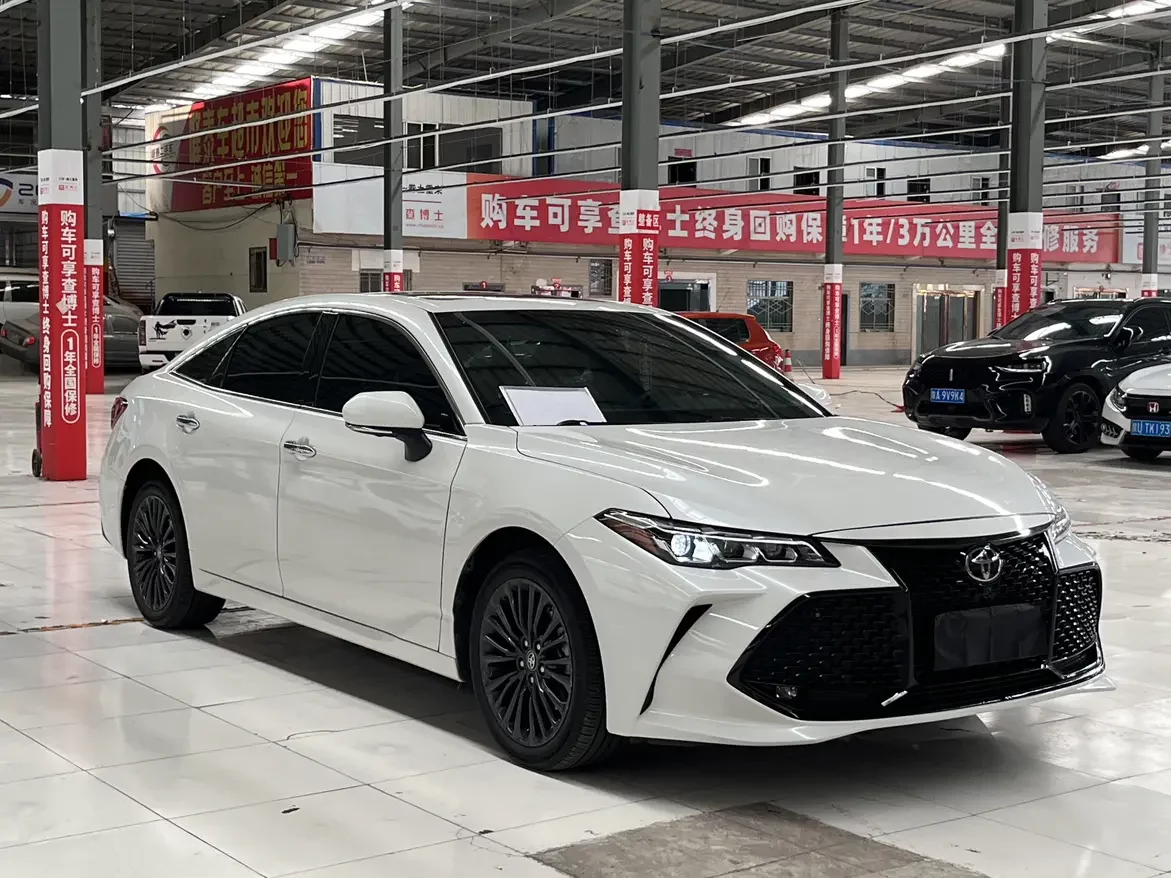 Toyota Avalon (asian dragon)