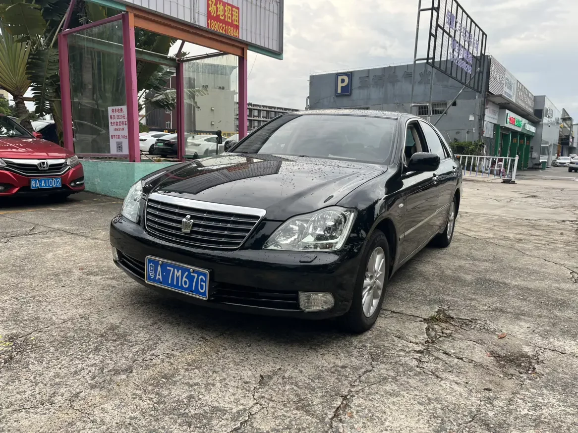 Toyota crown