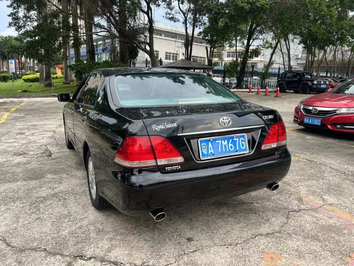 Toyota crown
