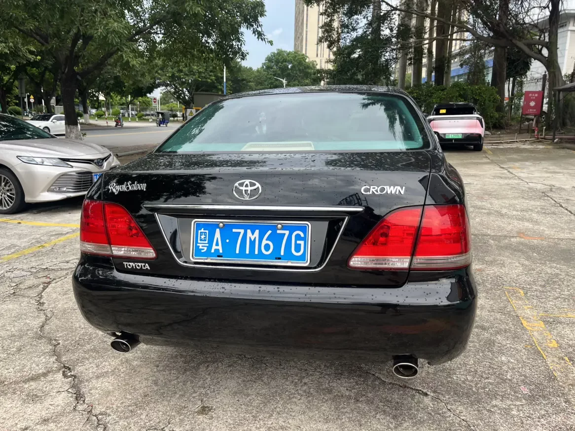 Toyota crown
