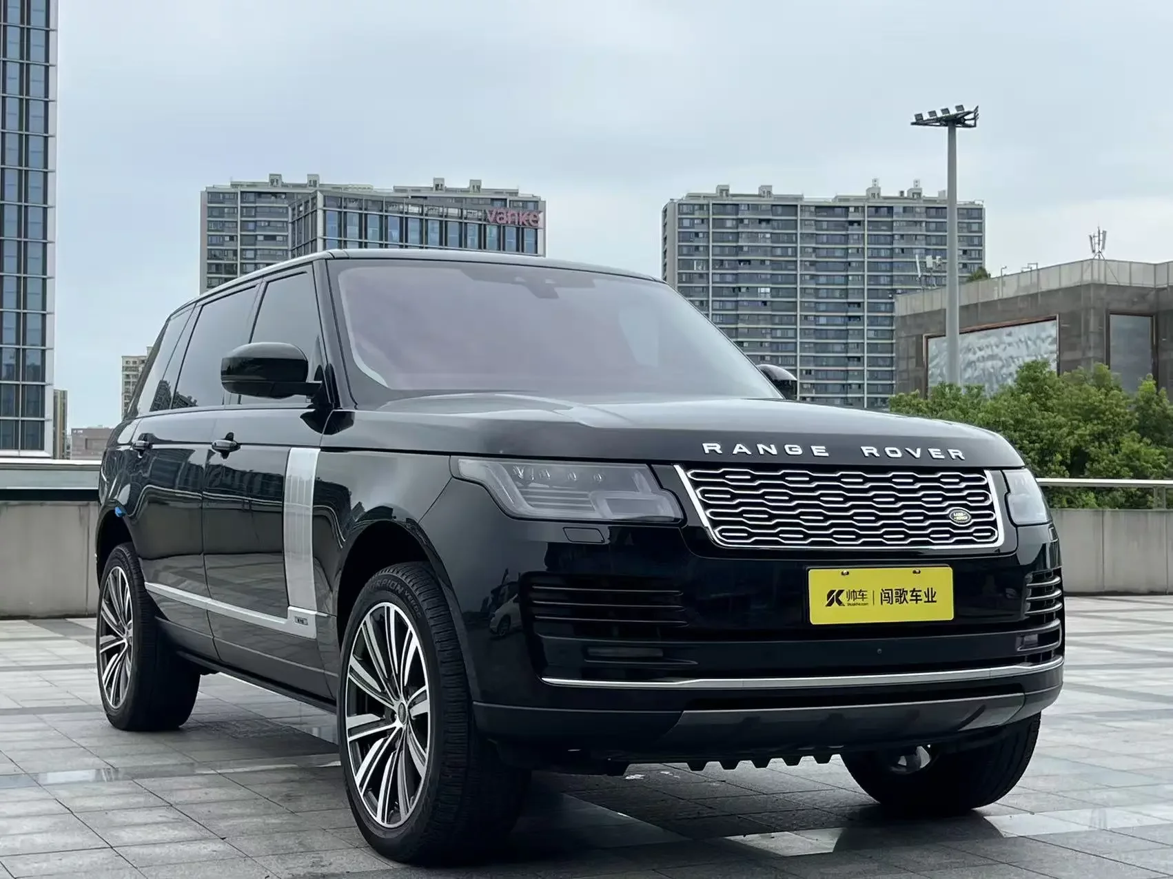 Land Rover range rover