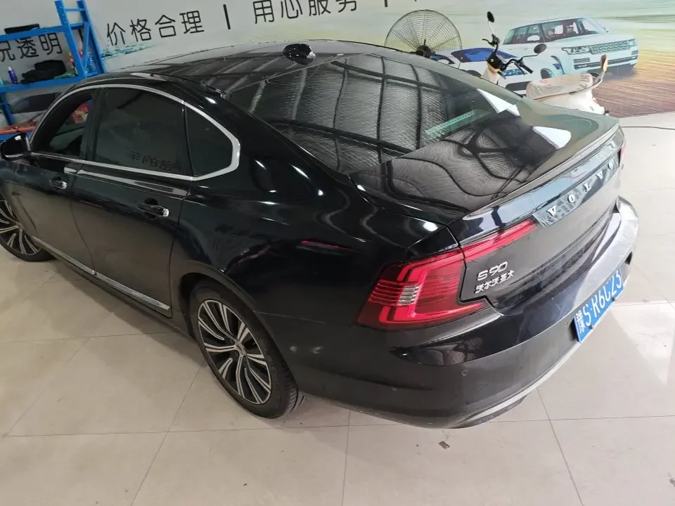 Volvo S90