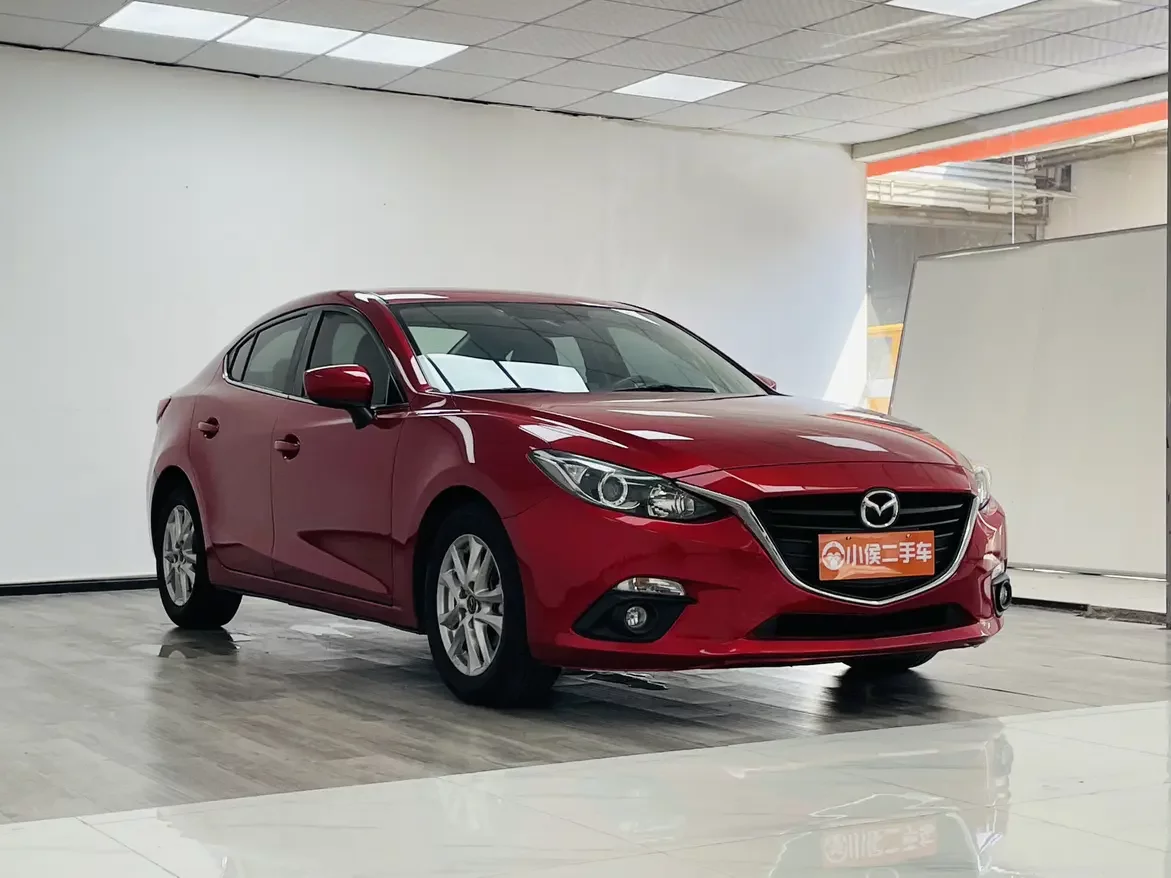Mazda Axela (3)