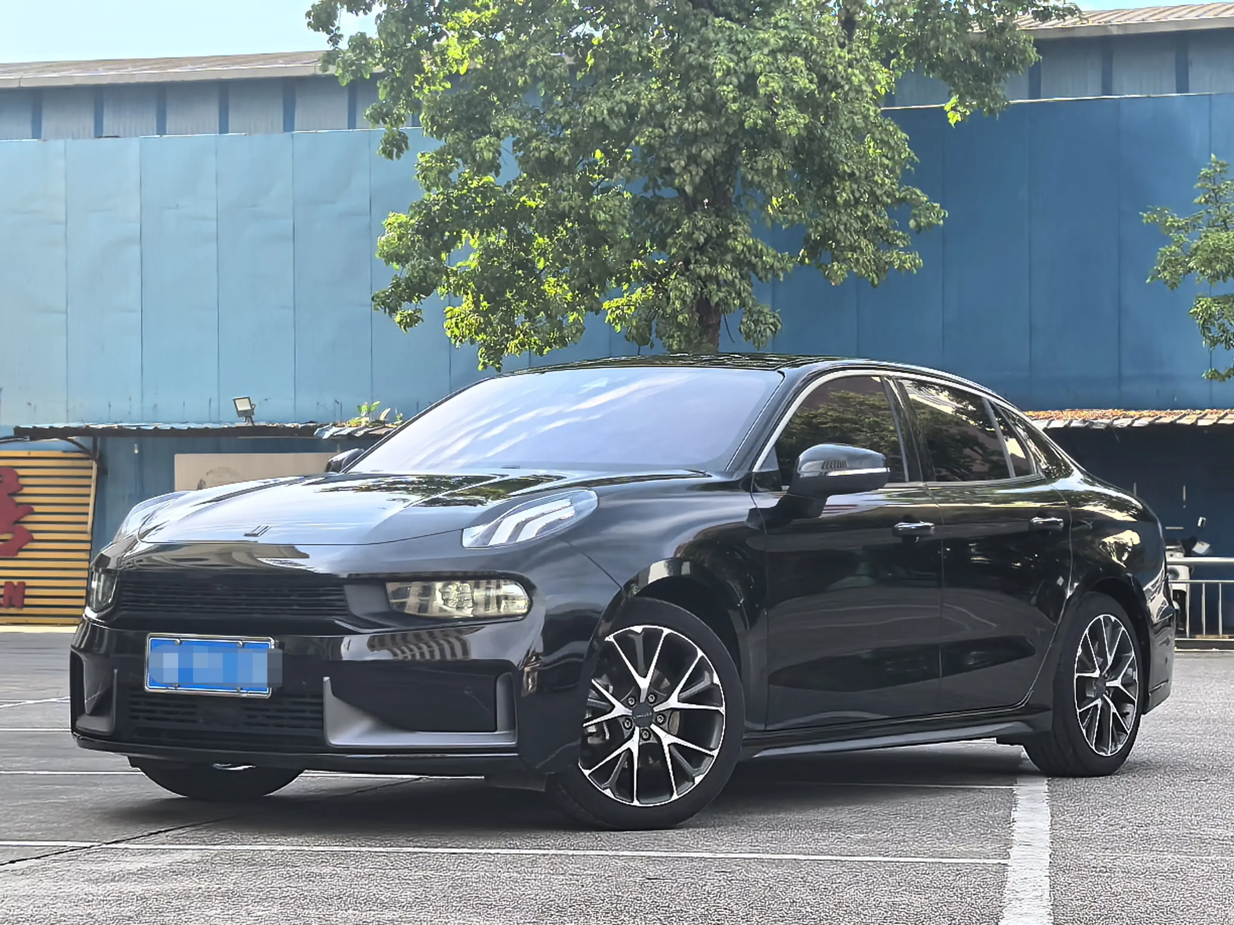 Lynk & Co 03
