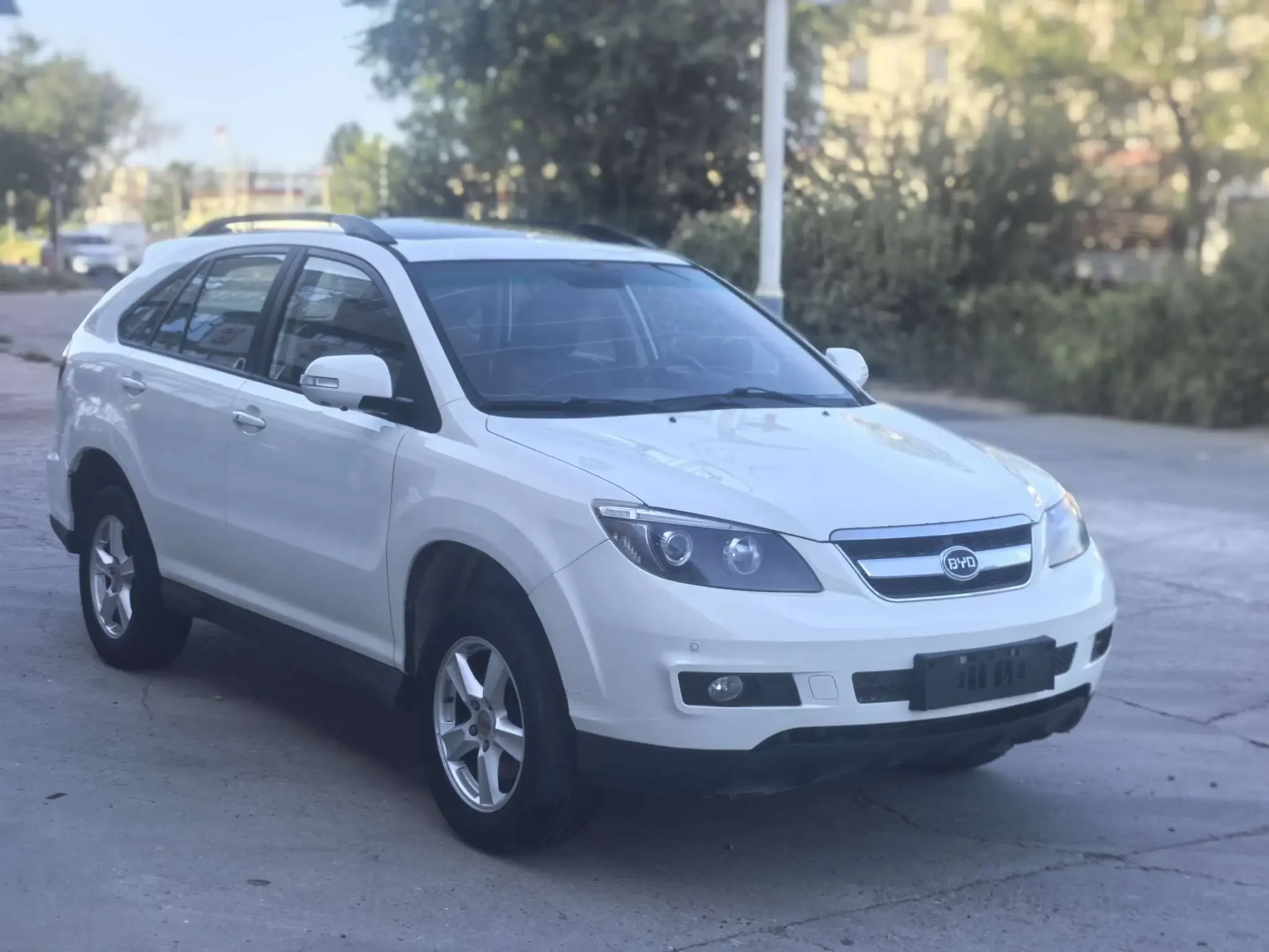 BYD S6