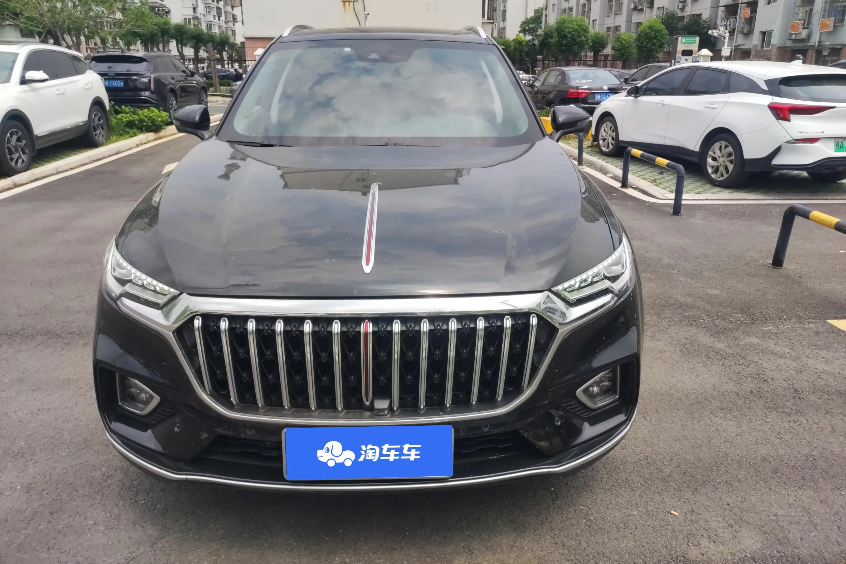 Hongqi HS5