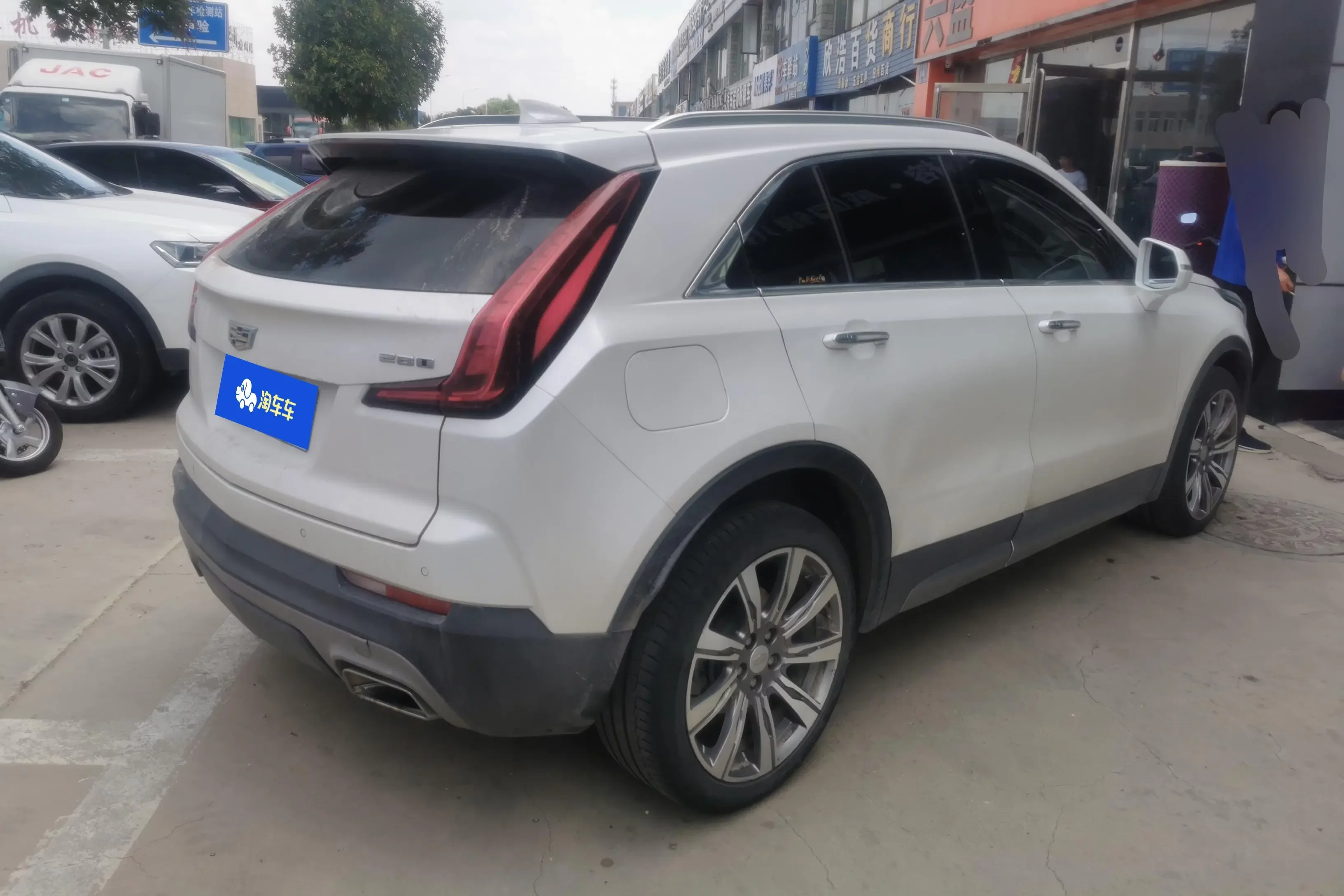 Cadillac XT4