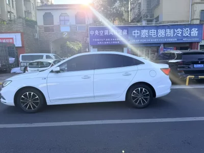 Roewe i5