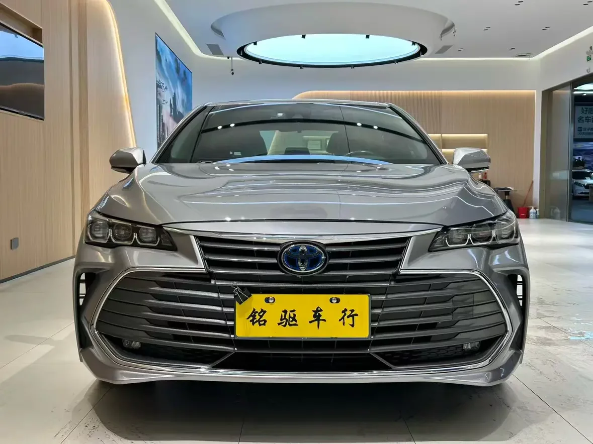 Toyota Avalon (asian dragon)