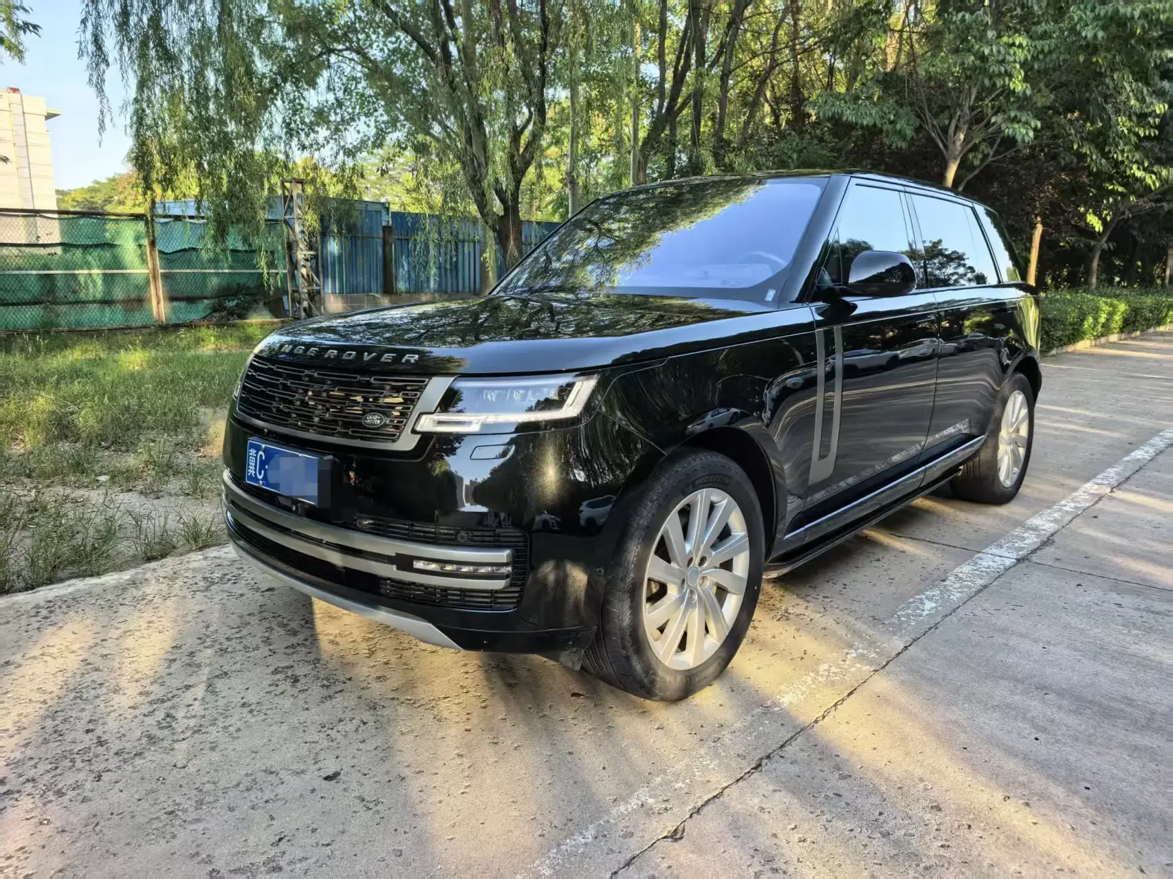 Land Rover range rover